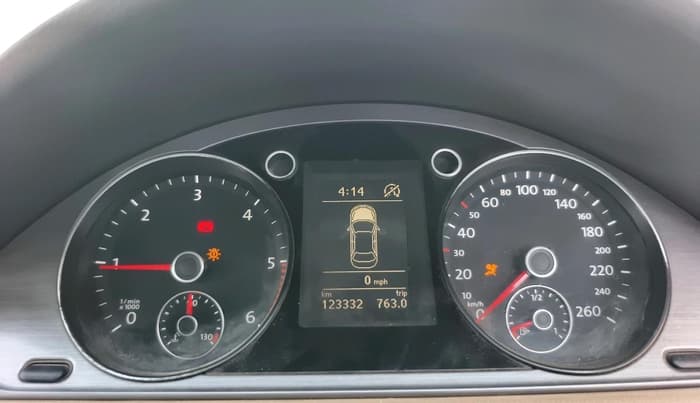 2012 Volkswagen Passat TRENDLINE MT, Diesel, Manual, 1,23,332 km, interior