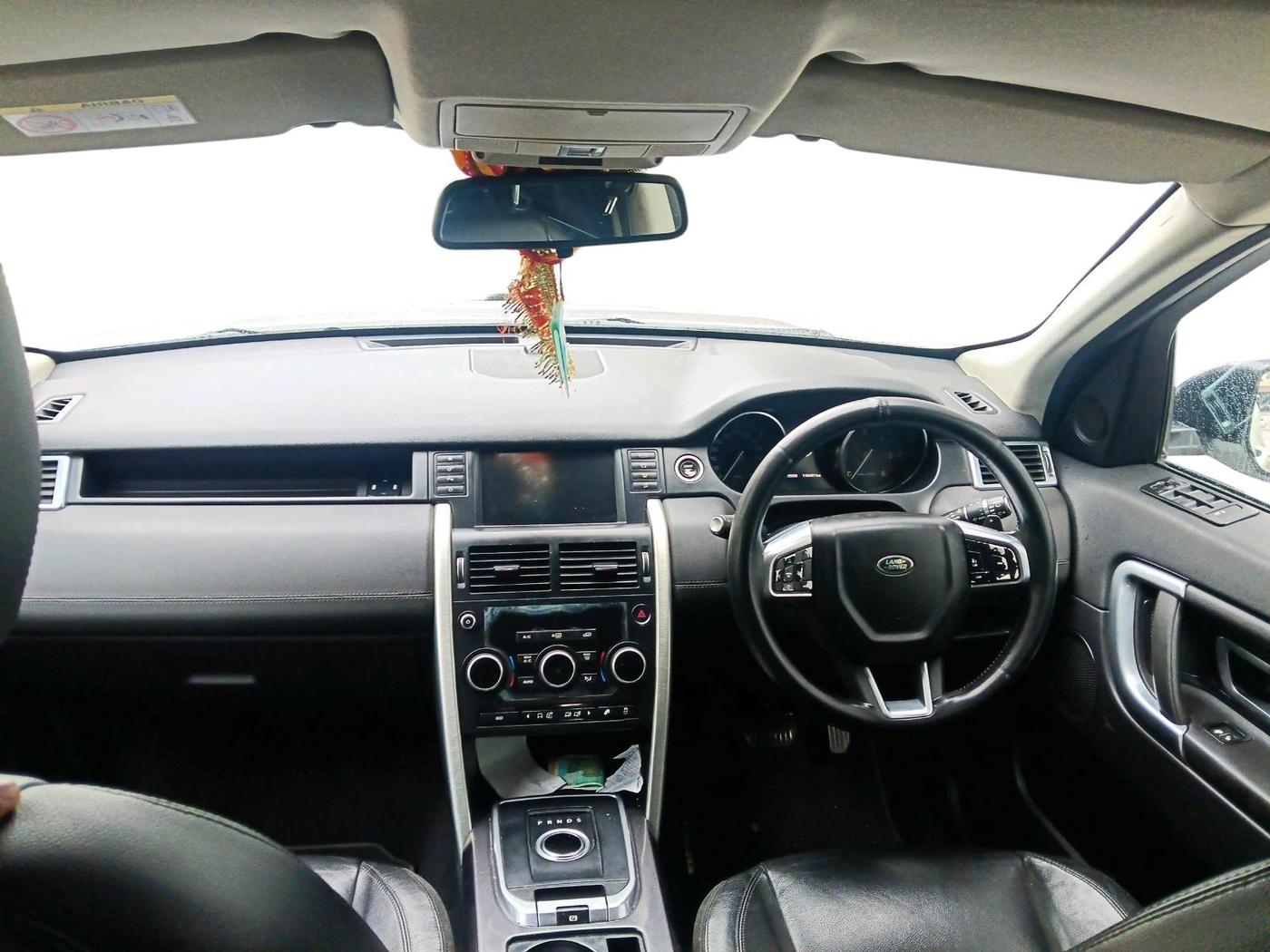 2016 Landrover DISCOVERY SPORT SE, Diesel, Automatic, 1,16,405 km, interior