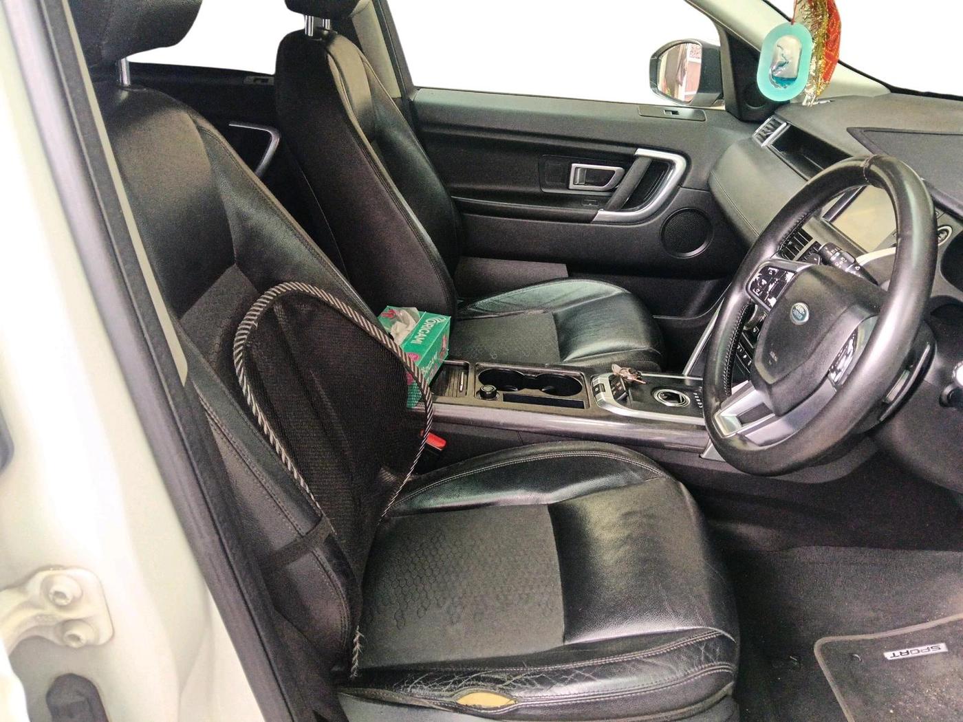 2016 Landrover DISCOVERY SPORT SE, Diesel, Automatic, 1,16,405 km, interior