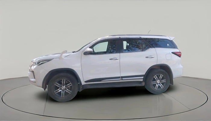 2023 Toyota Fortuner 4X2 MT 2.8 DIESEL, Diesel, Manual, 1,80,518 km, exterior