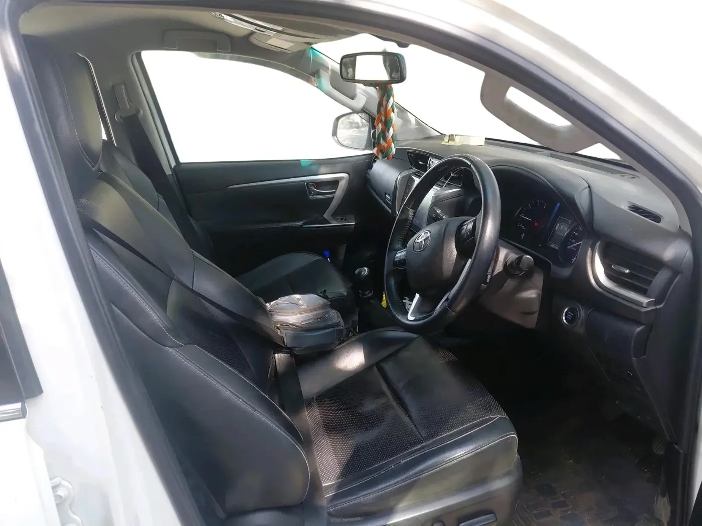 2023 Toyota Fortuner 4X2 MT 2.8 DIESEL, Diesel, Manual, 1,80,518 km, interior
