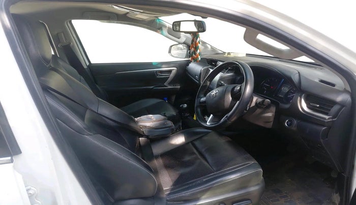 2023 Toyota Fortuner 4X2 MT 2.8 DIESEL, Diesel, Manual, 1,80,518 km, interior