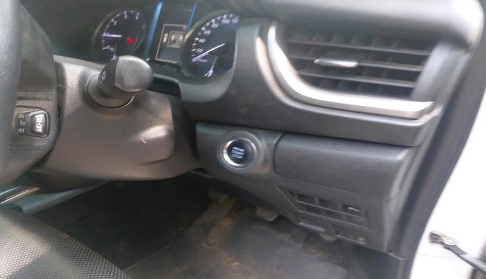 2023 Toyota Fortuner 4X2 MT 2.8 DIESEL, Diesel, Manual, 1,80,518 km, interior