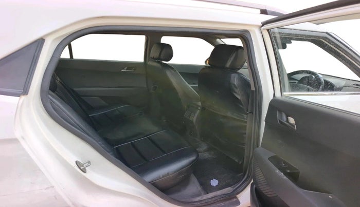 2016 Hyundai Creta BASE 1.6 PETROL, Petrol, Manual, 2,39,621 km, interior