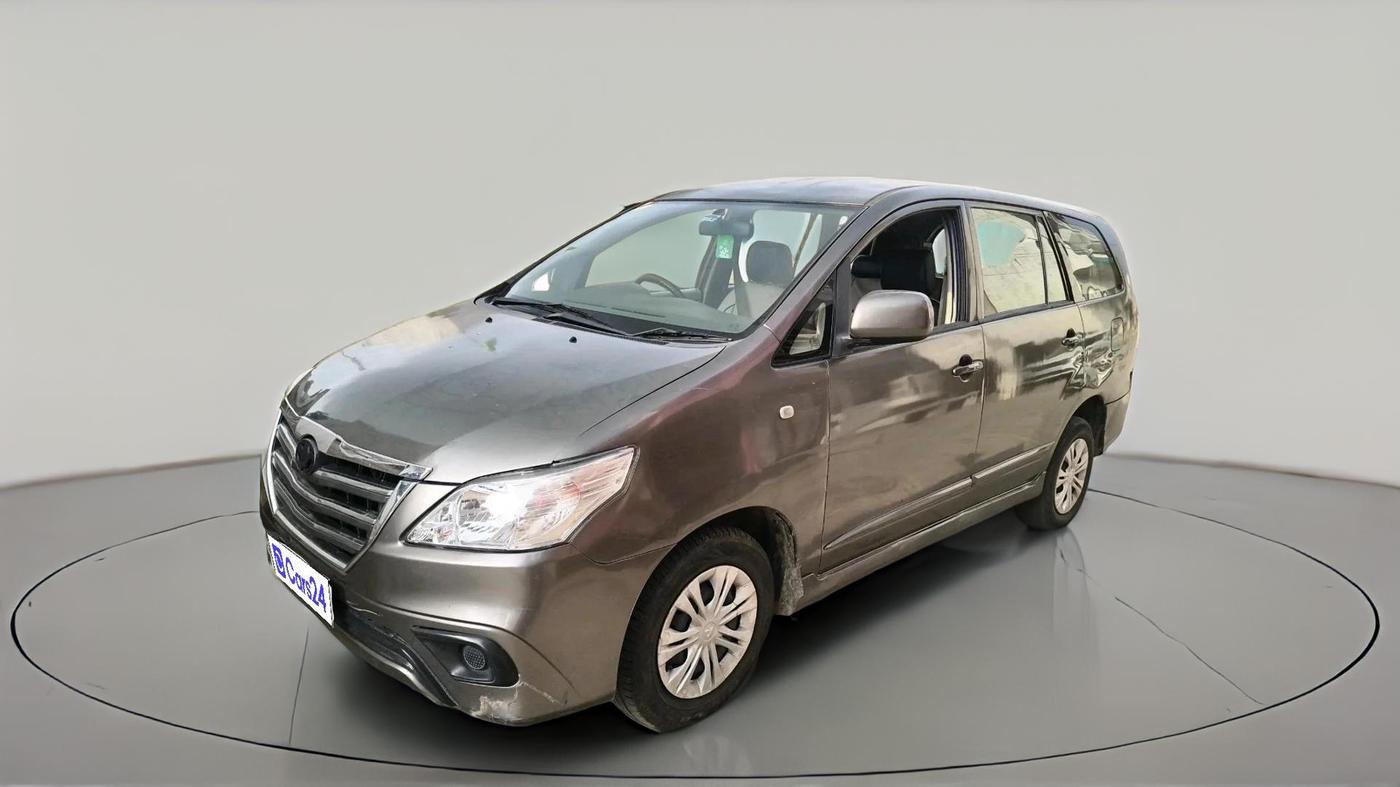 2013 Toyota Innova 2.5 GX 8 STR, Diesel, Manual, 1,92,641 km, exterior