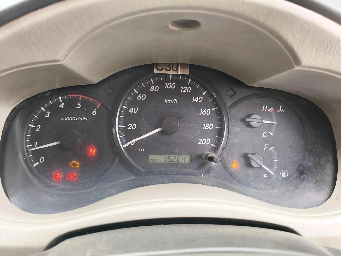 2013 Toyota Innova 2.5 GX 8 STR, Diesel, Manual, 1,92,641 km, interior
