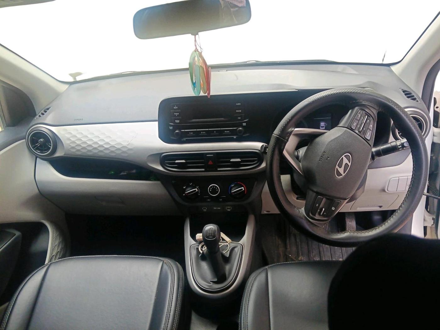 2024 Hyundai GRAND I10 NIOS MAGNA 1.2 KAPPA VTVT, Petrol, Manual, 29,925 km, interior