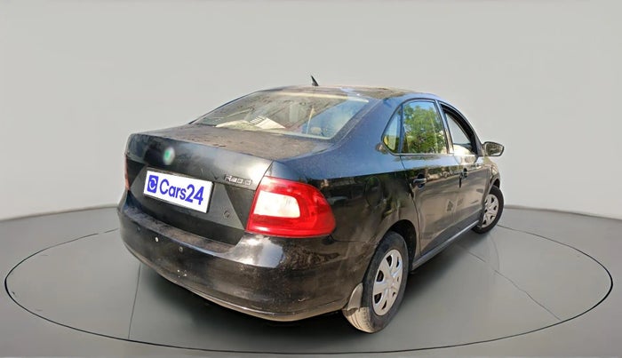 2012 Skoda Rapid AMBITION 1.6 TDI CR MT, Diesel, Manual, 93,238 km, exterior