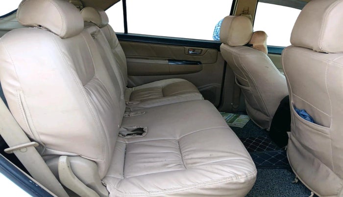 2015 Toyota Fortuner 3.0 4X2 MT, Diesel, Manual, 1,10,876 km, interior