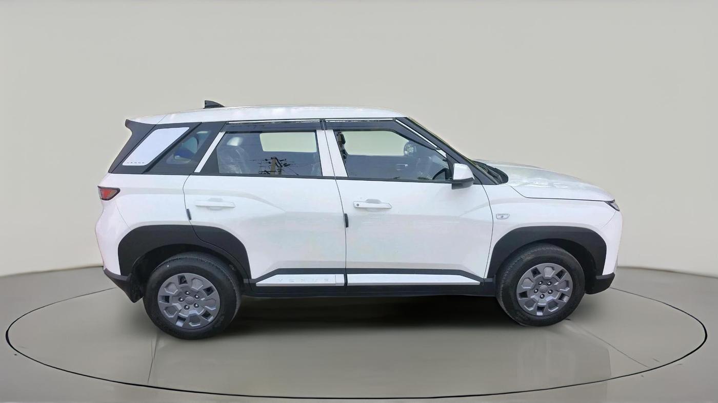 2026 Hyundai VENUE HX 2 1.2 Petrol MT, Petrol, Manual, 3,989 km, exterior