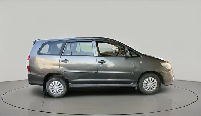 2012 Toyota Innova GX 2.5 8 STR, Diesel, Manual, 2,66,011 km, exterior