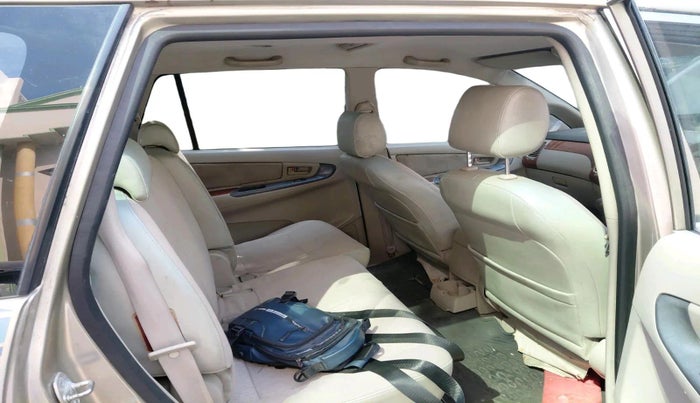 2009 Toyota Innova 2.5 G2 8STR, Diesel, Manual, 1,37,329 km, interior