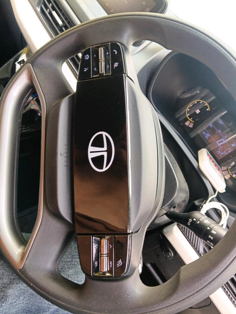 2025 Tata Curvv Pure Plus 1.2 Petrol 6MT, Petrol, Manual, 14,770 km, interior