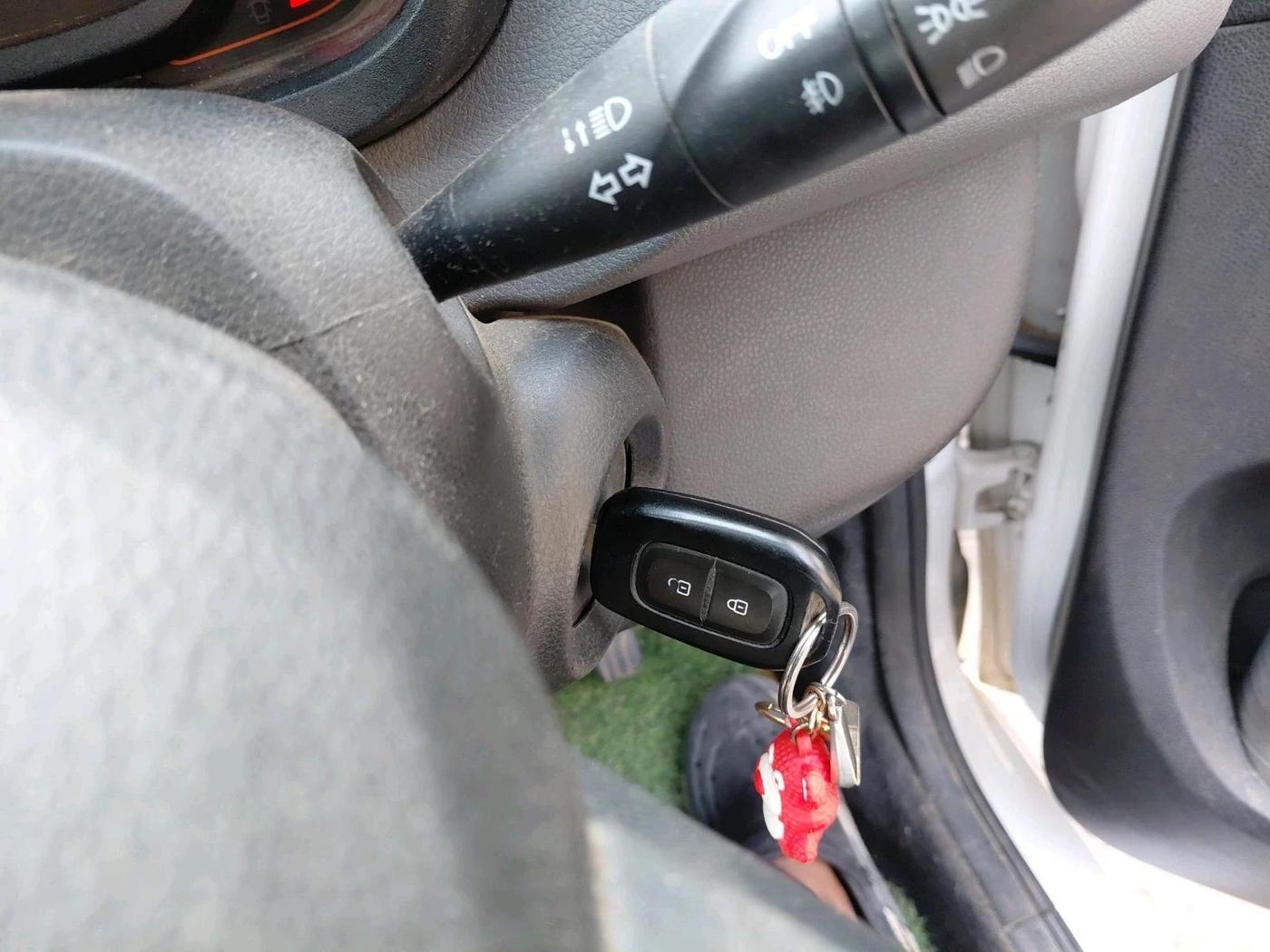 2019 Renault Kwid RXT 0.8 (O), Petrol, Manual, 66,077 km, interior