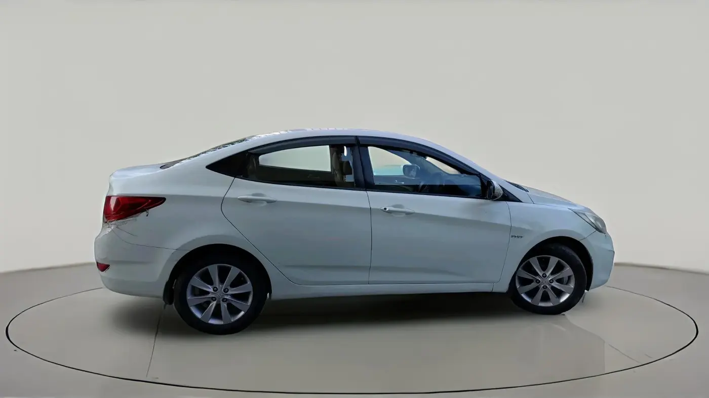 2011 Hyundai Verna FLUIDIC 1.6 VTVT SX, Petrol, Manual, 83,207 km, exterior