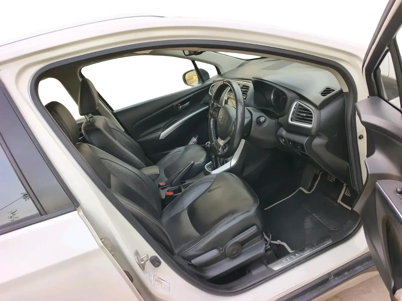 2020 Maruti S Cross ALPHA 1.5, Petrol, Manual, 45,387 km, interior