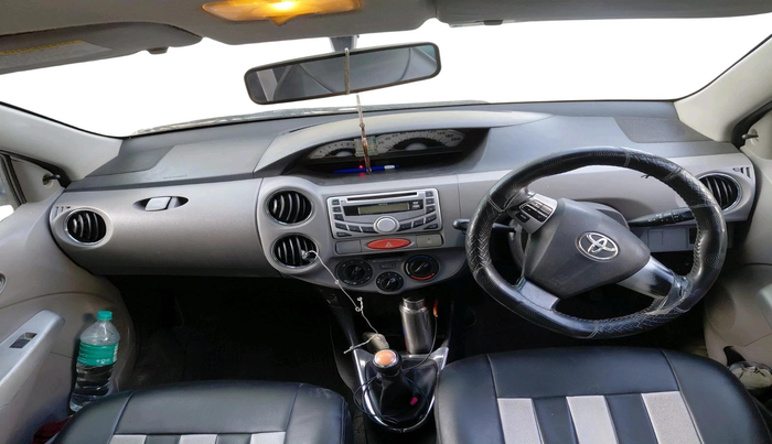 2011 Toyota Etios Liva VX, Petrol, Manual, 1,09,227 km, interior