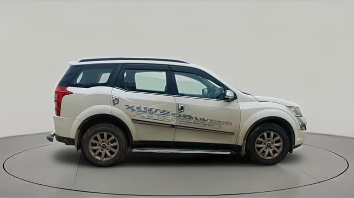 2016 Mahindra XUV500 W10, Diesel, Manual, 1,51,753 km, exterior