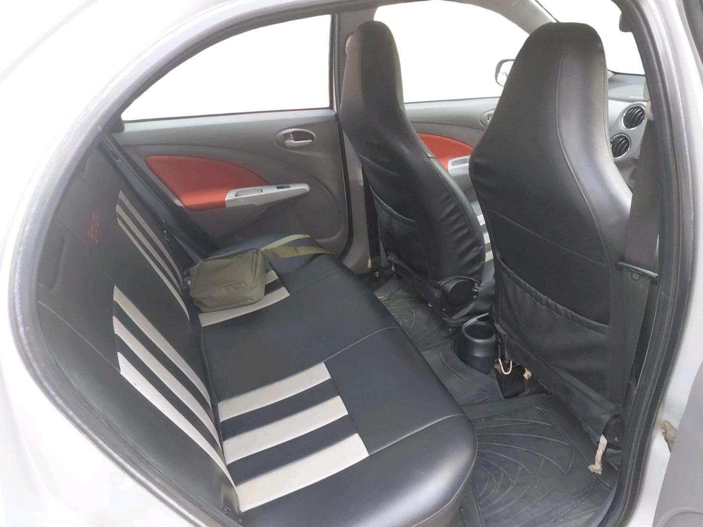 2011 Toyota Etios Liva VX, Petrol, Manual, 1,03,669 km, interior