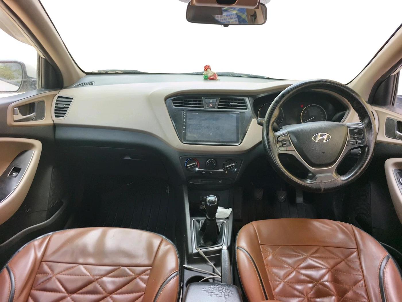 2015 Hyundai Elite i20 MAGNA 1.2, CNG, Manual, 1,00,611 km, interior