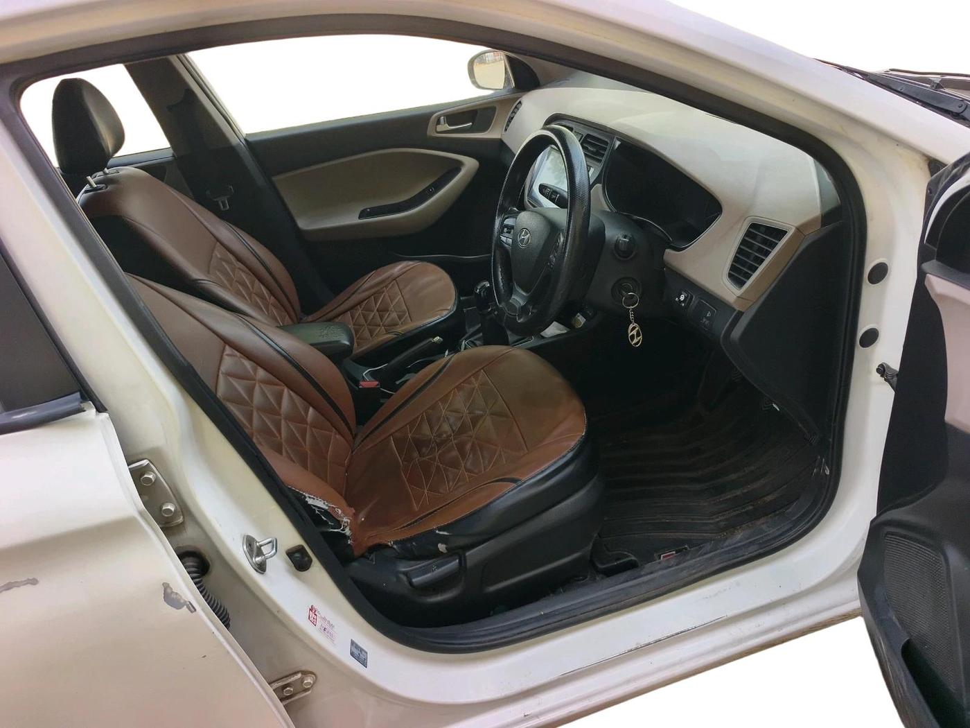 2015 Hyundai Elite i20 MAGNA 1.2, CNG, Manual, 1,00,611 km, interior