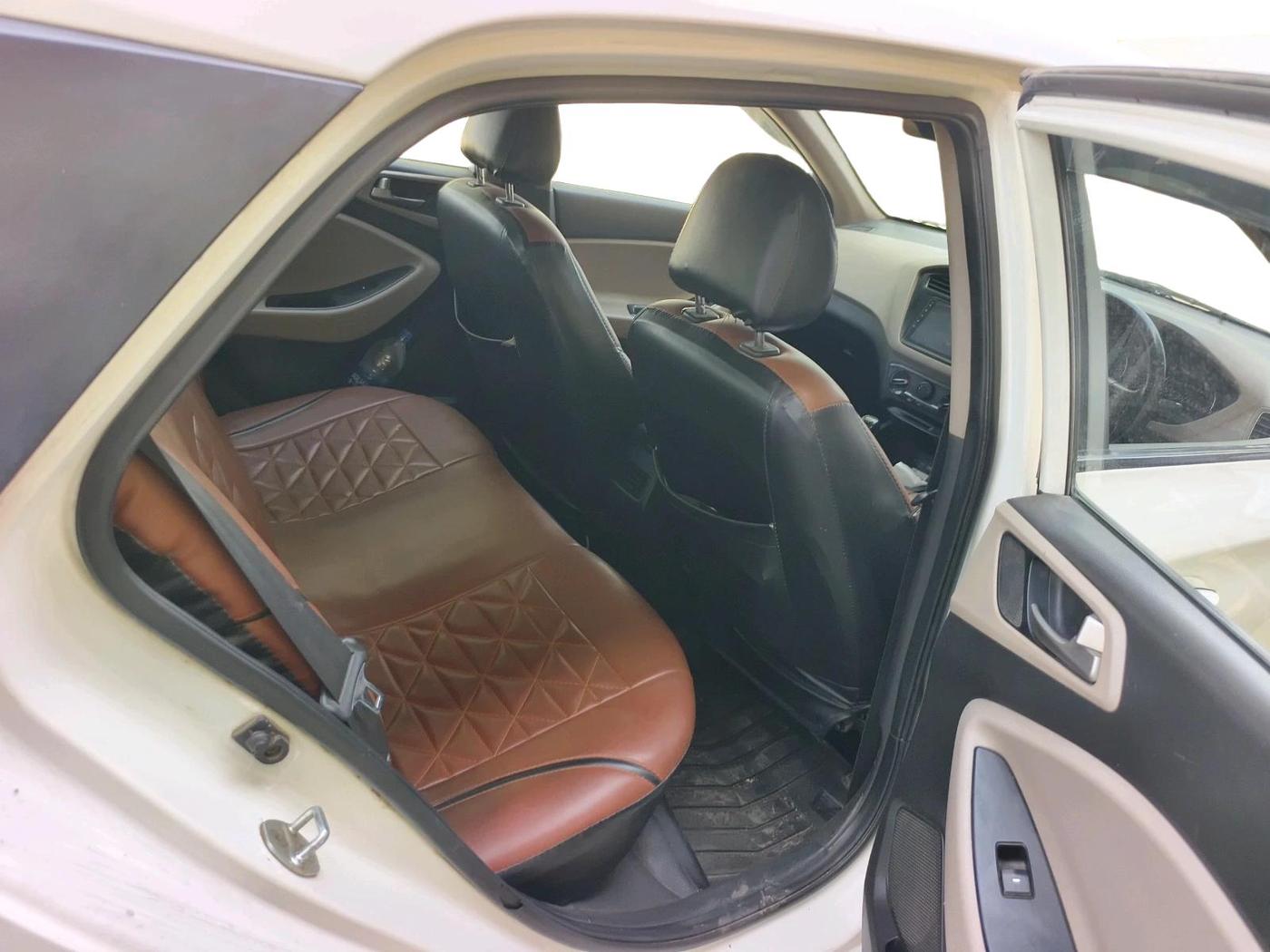 2015 Hyundai Elite i20 MAGNA 1.2, CNG, Manual, 1,00,611 km, interior