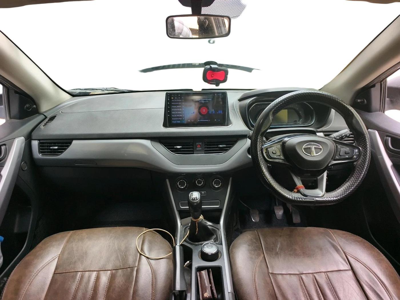 2022 Tata NEXON XE PETROL, CNG, Manual, 1,45,435 km, interior