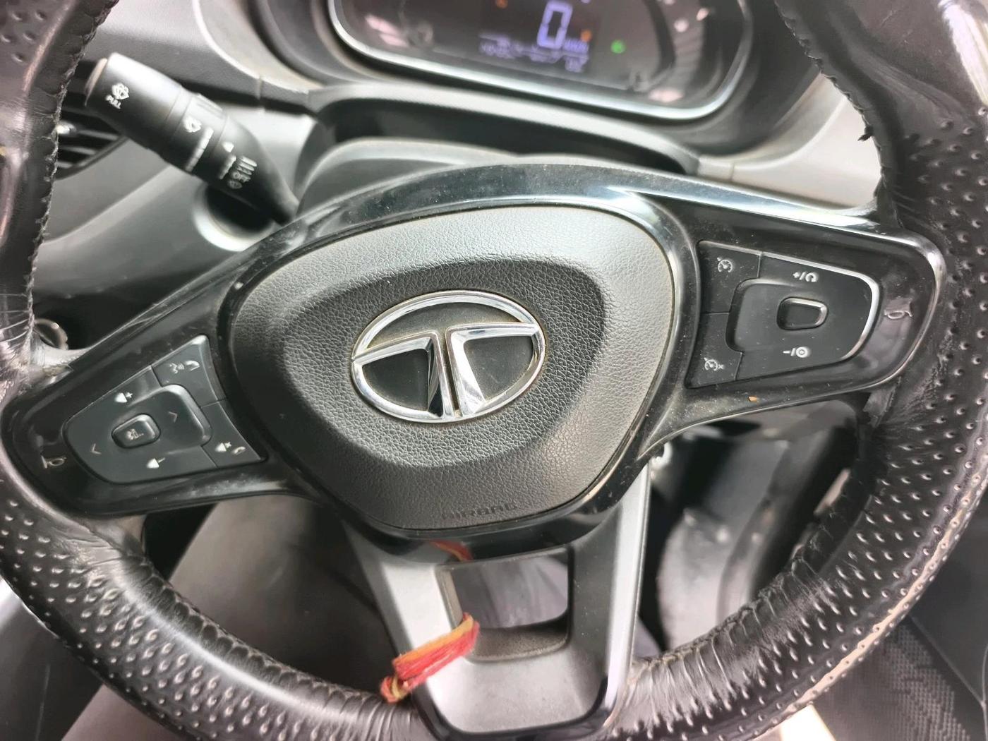 2022 Tata NEXON XE PETROL, CNG, Manual, 1,45,435 km, interior