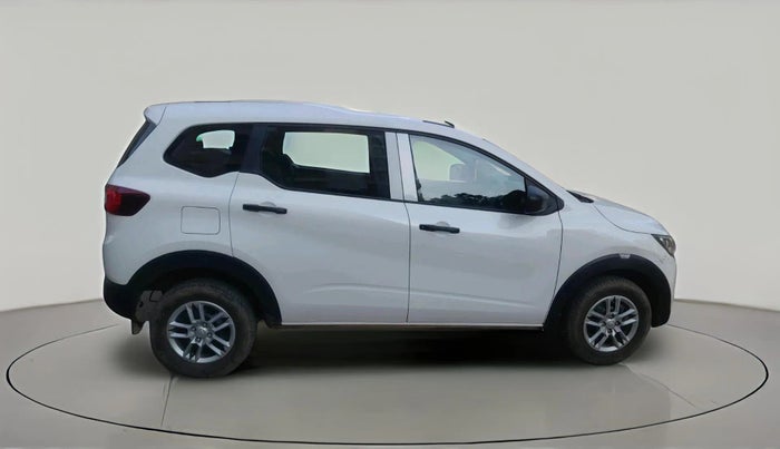 2024 Renault TRIBER RXL MT, Petrol, Manual, 8,588 km, exterior