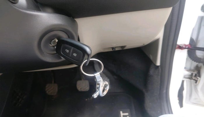 2024 Renault TRIBER RXL MT, Petrol, Manual, 8,588 km, interior