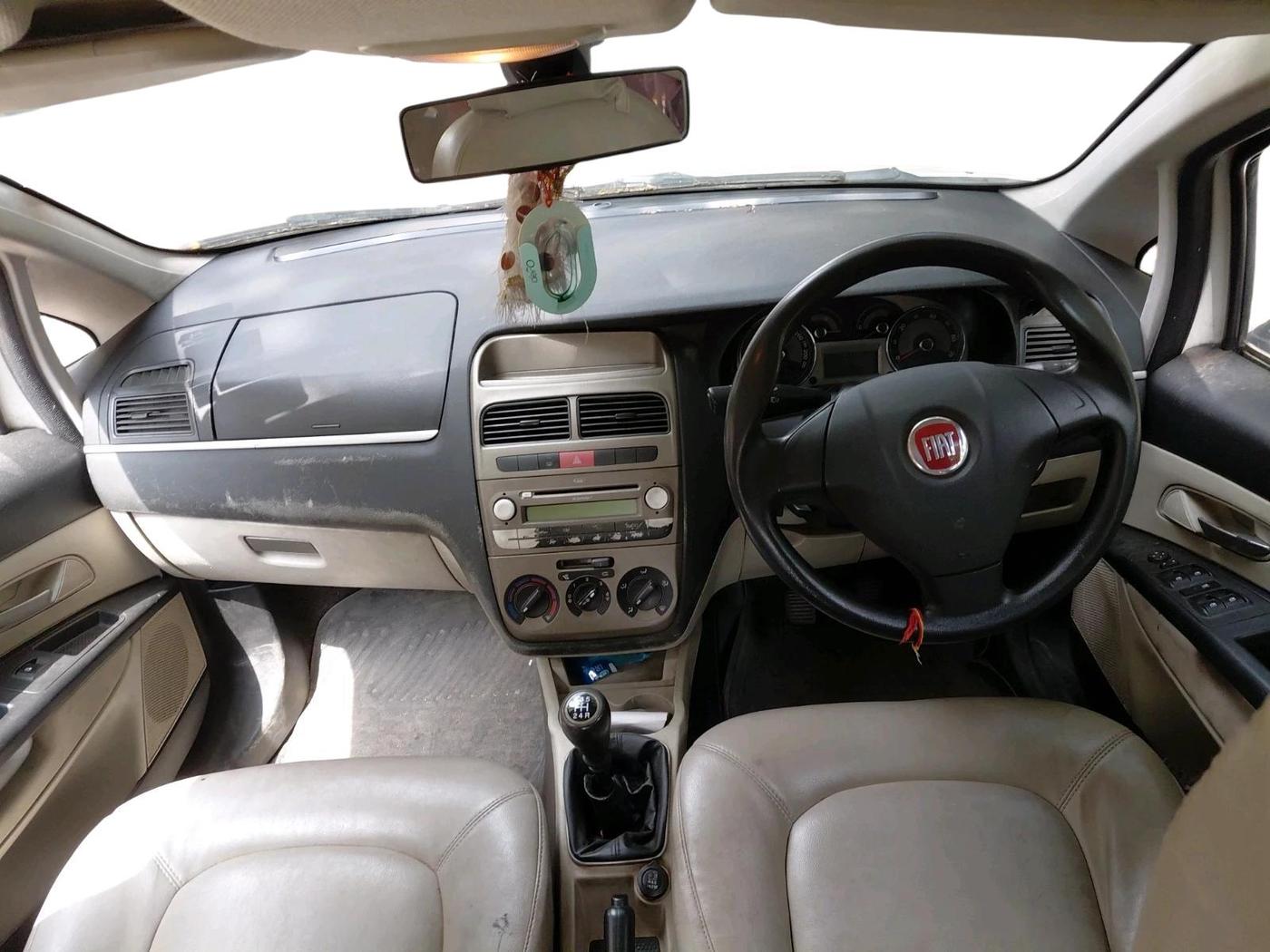 2012 Fiat Linea ACTIVE 1.3 L, Diesel, Manual, 7,516 km, interior