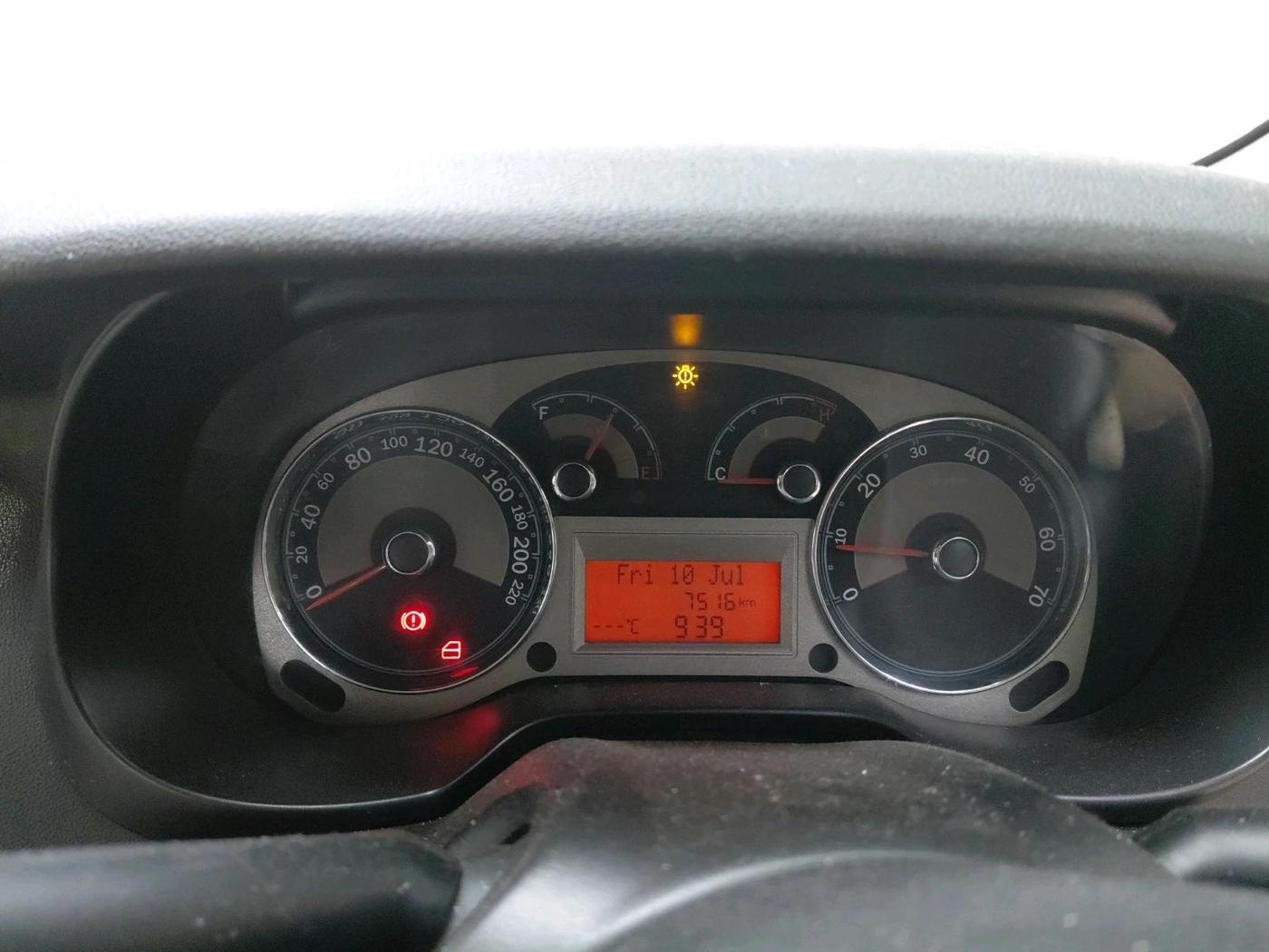 2012 Fiat Linea ACTIVE 1.3 L, Diesel, Manual, 7,516 km, interior