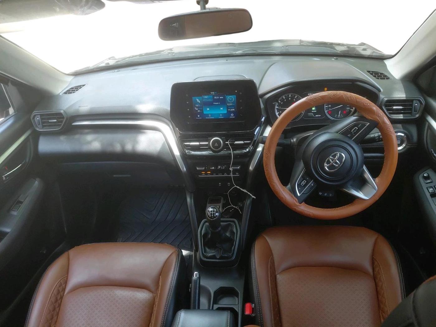 2023 Toyota URBAN CRUISER HYRYDER S NEO DRIVE, Petrol, Manual, 20,371 km, interior