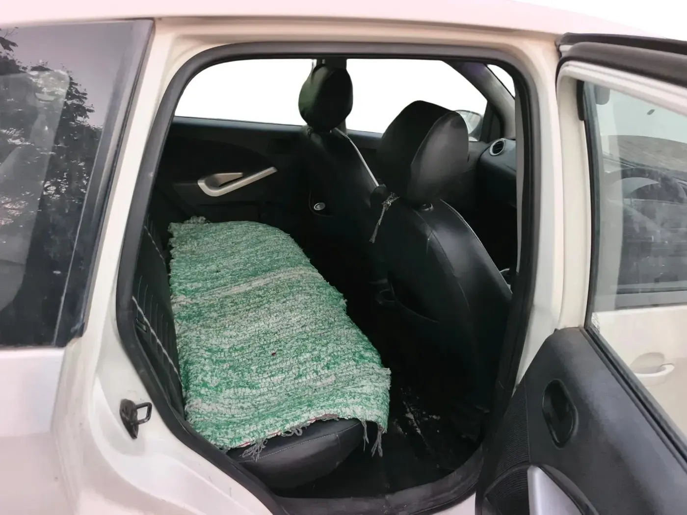 2014 Ford Figo ZXI 1.4 DIESEL, Diesel, Manual, 1,30,001 km, interior