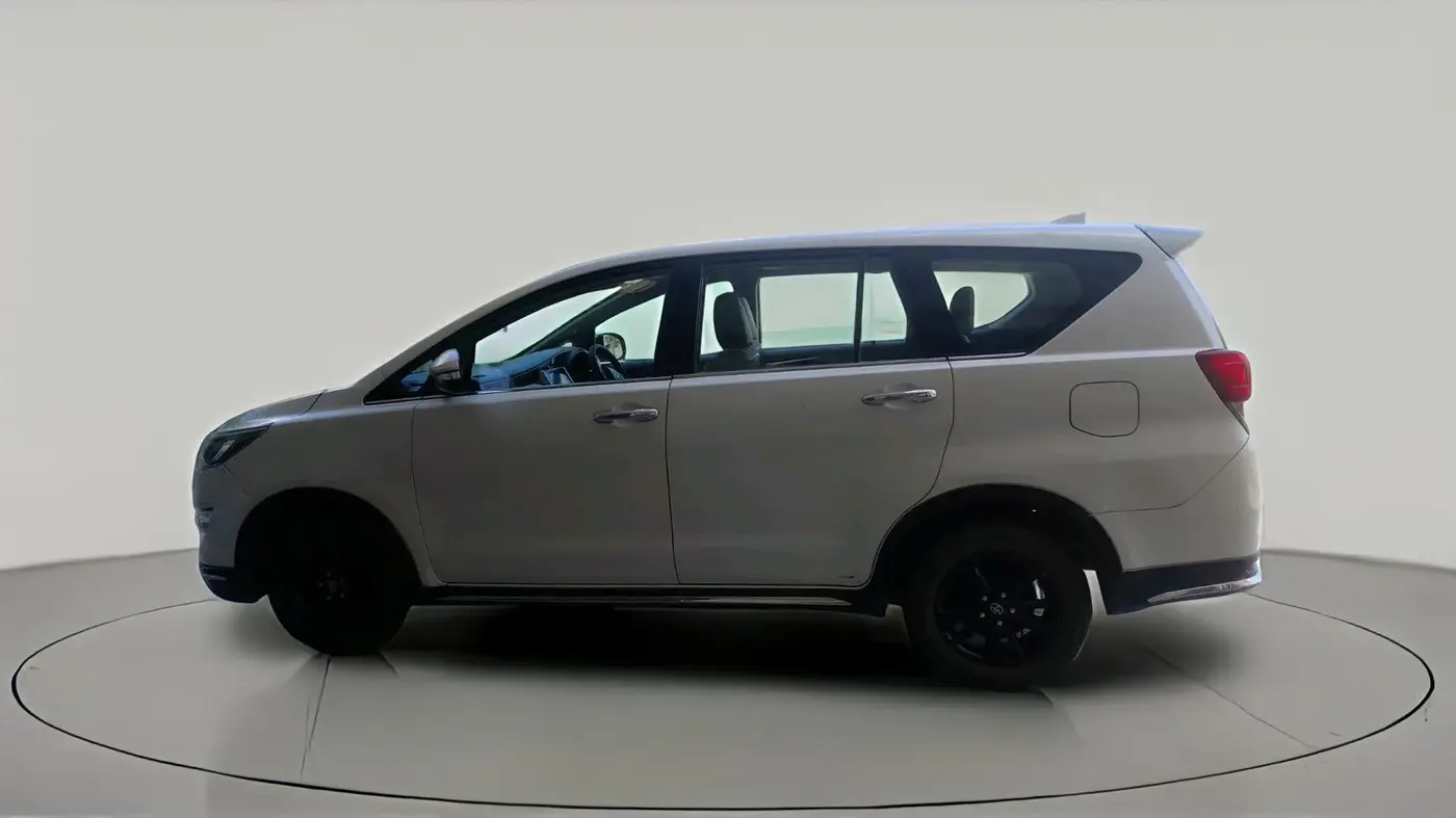 2017 Toyota Innova Crysta TOURING SPORT DIESEL MT, Diesel, Manual, 1,15,923 km, exterior