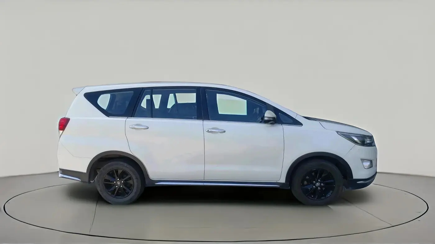 2017 Toyota Innova Crysta TOURING SPORT DIESEL MT, Diesel, Manual, 1,15,923 km, exterior
