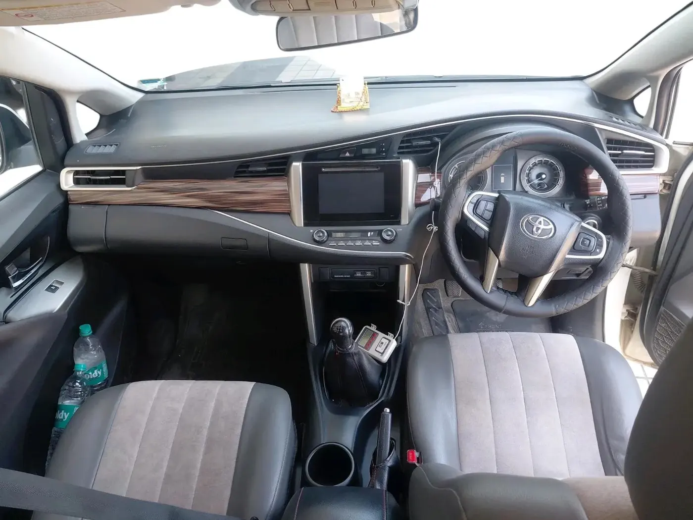 2017 Toyota Innova Crysta TOURING SPORT DIESEL MT, Diesel, Manual, 1,15,923 km, interior
