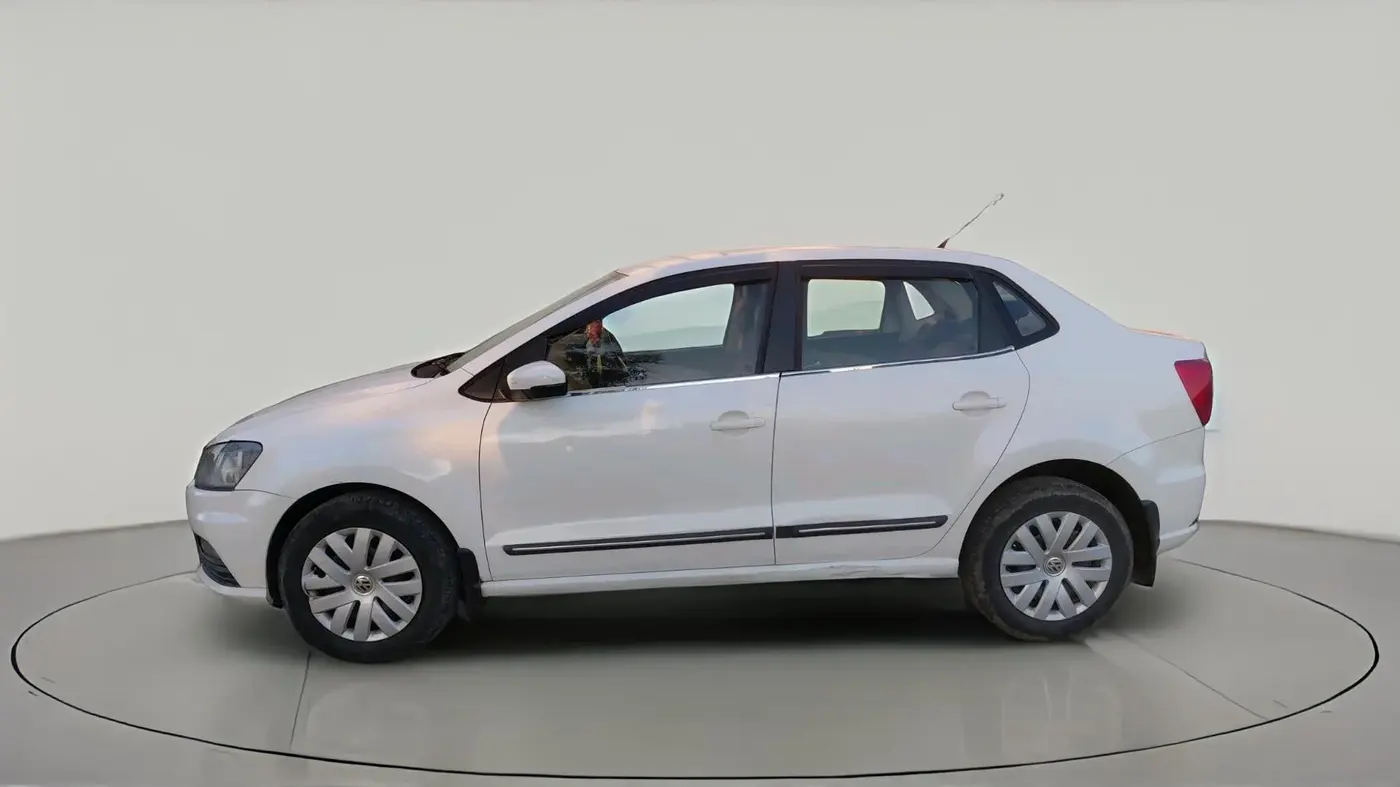 2016 Volkswagen Ameo COMFORTLINE 1.2L, Petrol, Manual, 1,17,000 km, exterior