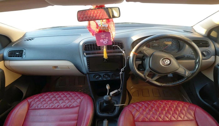 2016 Volkswagen Ameo COMFORTLINE 1.2L, Petrol, Manual, 1,17,000 km, interior