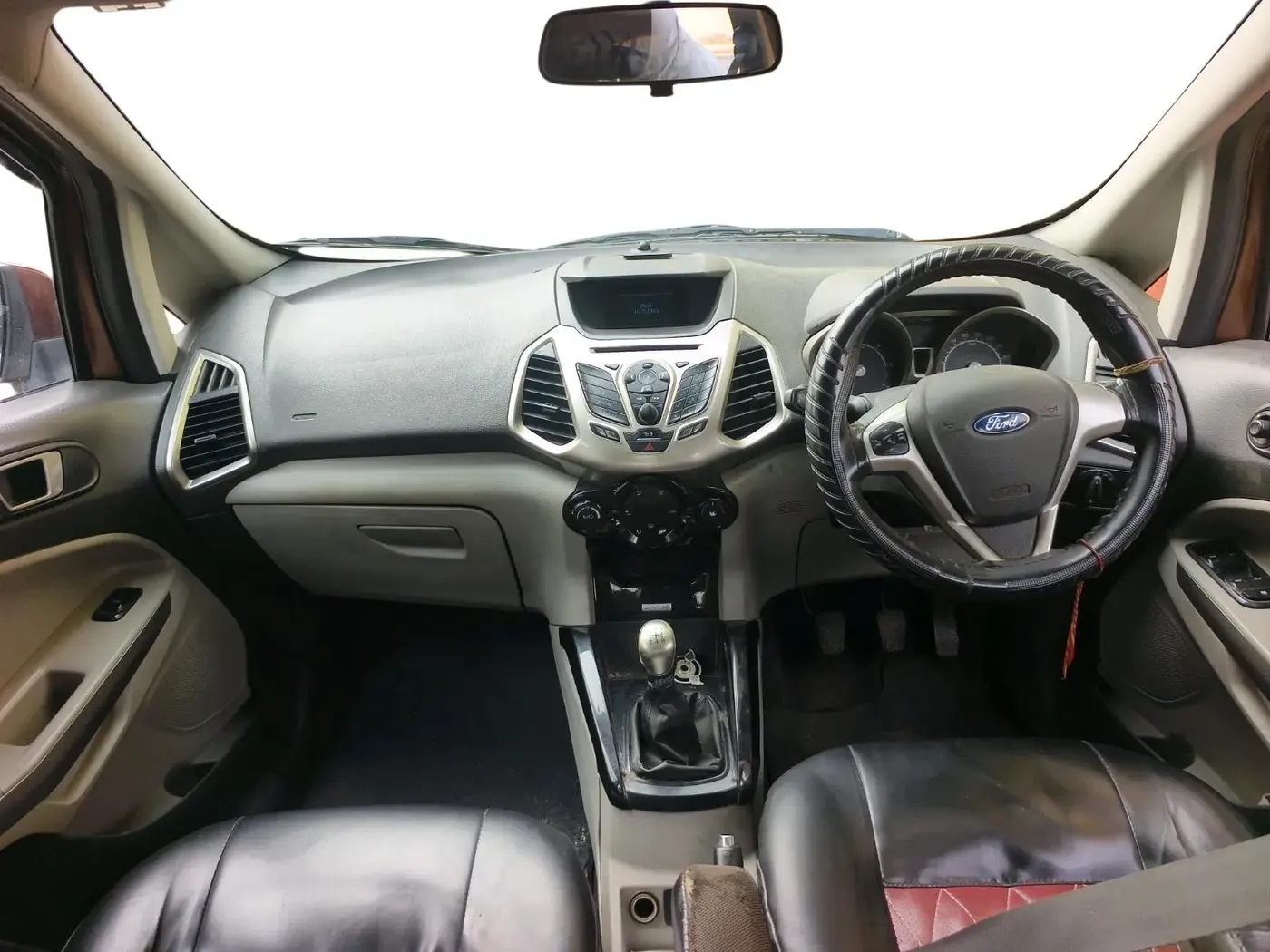 2016 Ford Ecosport TITANIUM 1.5L DIESEL, Diesel, Manual, 1,42,556 km, interior