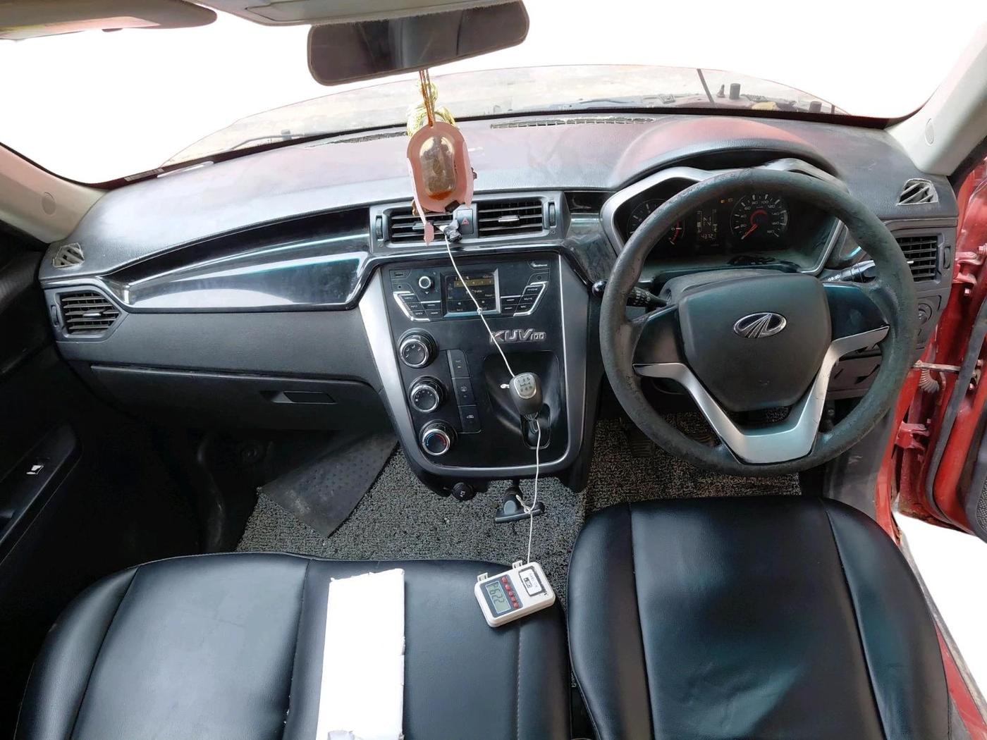 2017 Mahindra Kuv100 K8 D 6 STR, Diesel, Manual, 43,721 km, interior