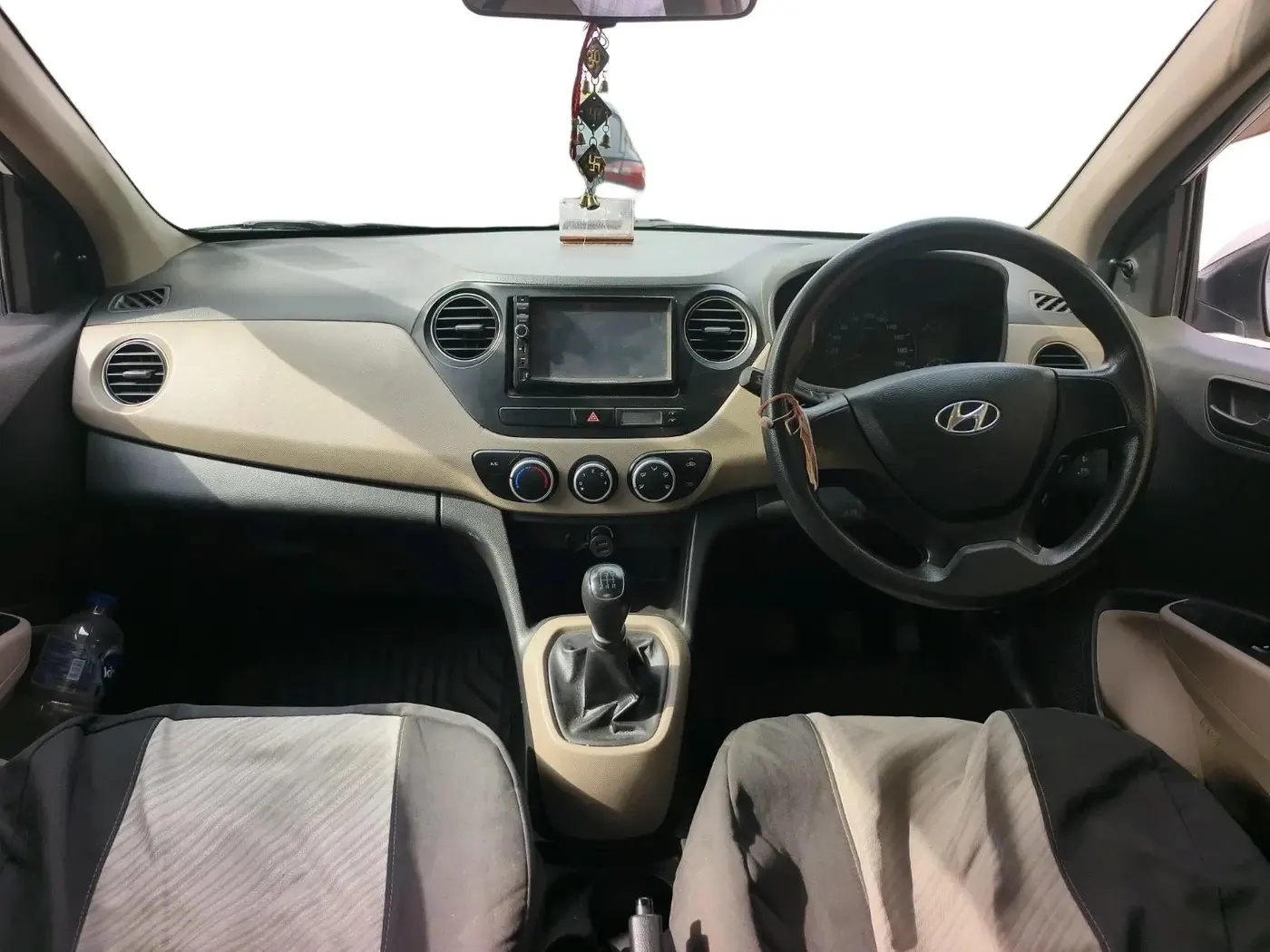 2015 Hyundai Xcent BASE 1.2, Petrol, Manual, 46,900 km, interior