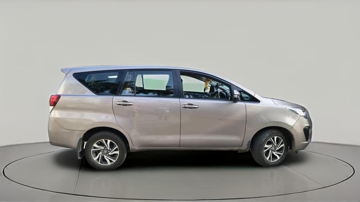 2022 Toyota Innova Crysta 2.4 GX AT 7 STR, Diesel, Automatic, 91,860 km, exterior