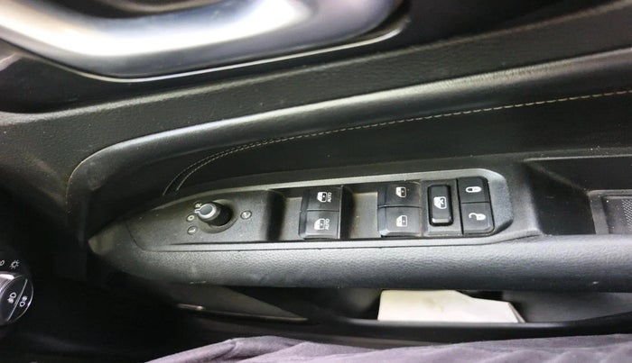 2021 Jeep Compass MODEL S (O) 2.0 DIESEL, Diesel, Manual, 1,00,254 km, interior