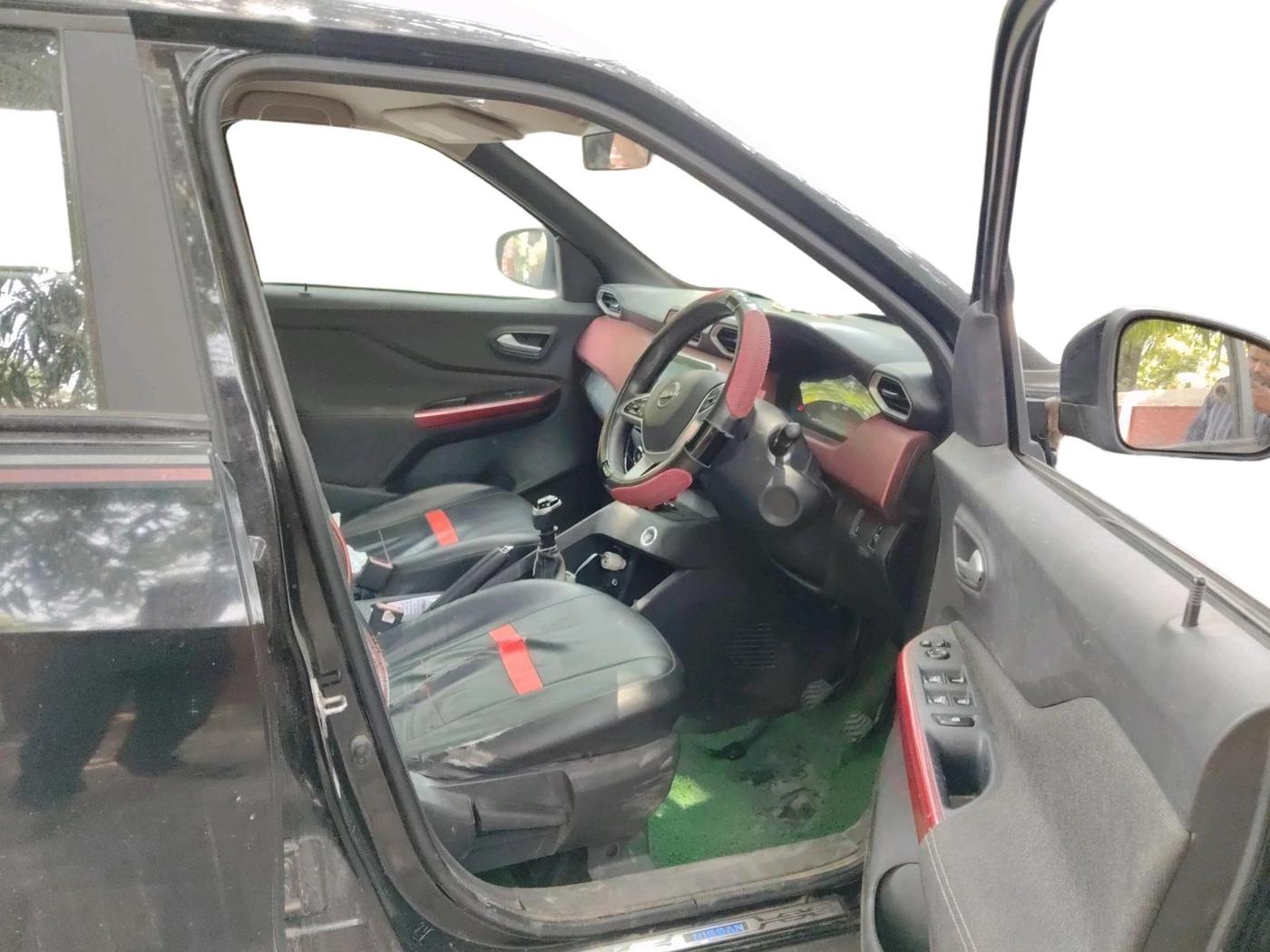 2023 Nissan MAGNITE XV RED EDITION, Petrol, Manual, 29,056 km, interior