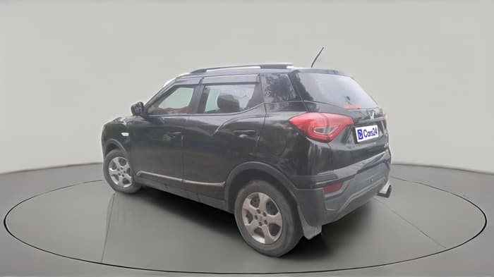 2022 Mahindra XUV300 W6 1.2 PETROL, Petrol, Manual, 56,456 km, exterior