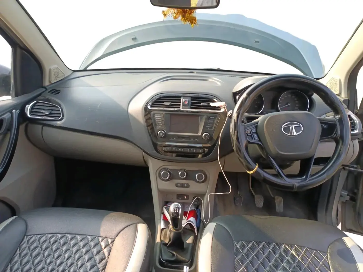 2019 Tata Tiago XZ PETROL, Petrol, Manual, 1,23,000 km, interior