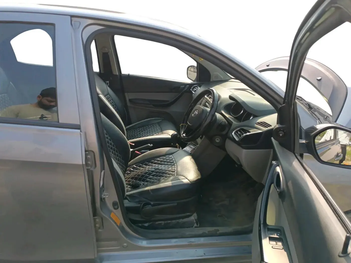 2019 Tata Tiago XZ PETROL, Petrol, Manual, 1,23,000 km, interior