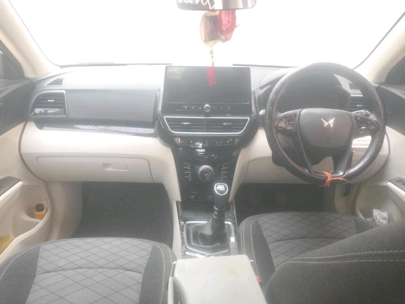2024 Mahindra XUV 3XO MX3 1.2 L TCMPFi, Petrol, Manual, 18,164 km, interior