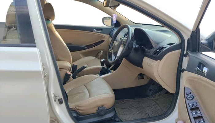 2014 Hyundai Verna FLUIDIC 1.6 CRDI SX, Diesel, Manual, 1,27,096 km, interior